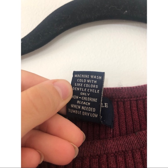 American Eagle Maroon Sweater - Picture 4 of 5